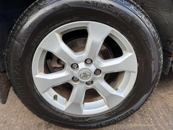 Toyota RAV4 2.2 D-CAT XT-R SUV 5dr Diesel Auto 4WD Euro 5 (150 ps)