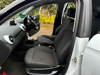 Audi A1 1.4 TFSI S line Sportback 5dr Petrol S Tronic Euro 5 (185 ps)