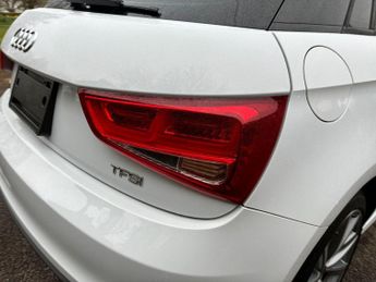 Audi A1 1.4 TFSI S line Sportback 5dr Petrol S Tronic Euro 5 (185 ps)