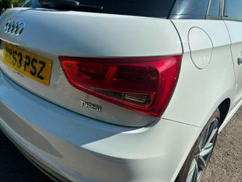 Audi A1 1.4 TFSI S line Sportback 5dr Petrol S Tronic Euro 5 (185 ps)
