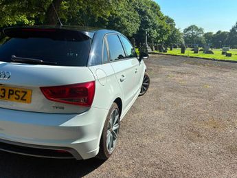 Audi A1 1.4 TFSI S line Sportback 5dr Petrol S Tronic Euro 5 (185 ps)