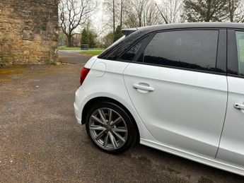 Audi A1 1.4 TFSI S line Sportback 5dr Petrol S Tronic Euro 5 (185 ps)