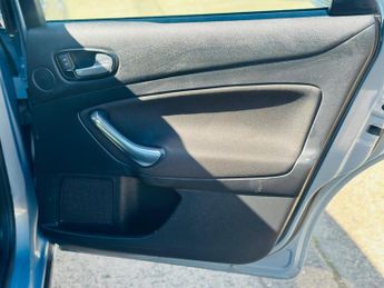 Ford Mondeo 1.8 TDCi Zetec 5dr