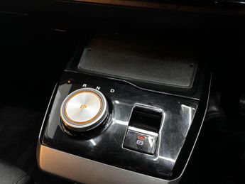 MG MG4 51kWh SE Auto 5dr