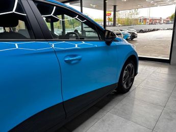 MG MG4 51kWh SE Auto 5dr