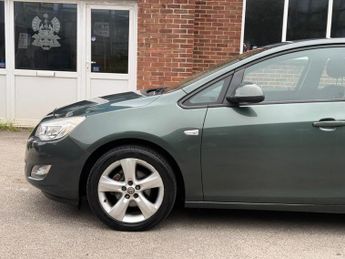 Vauxhall Astra 1.6 16v Exclusiv Auto Euro 5 5dr