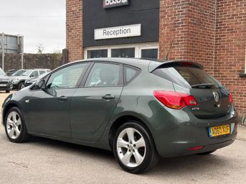 Vauxhall Astra 1.6 16v Exclusiv Auto Euro 5 5dr