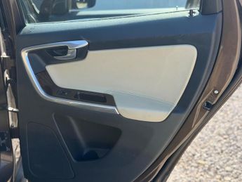 Volvo XC60 2.4 D5 SE Lux Nav Geartronic AWD Euro 5 5dr