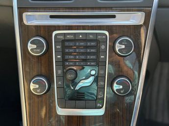 Volvo XC60 2.4 D5 SE Lux Nav Geartronic AWD Euro 5 5dr