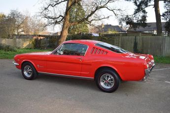 Ford Mustang Fastback 2+2 289 V8 Auto 4,700 cc