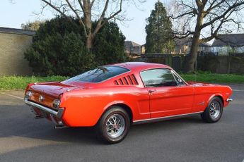 Ford Mustang Fastback 2+2 289 V8 Auto 4,700 cc