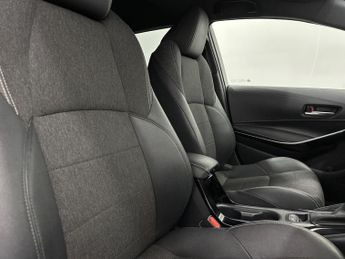 Toyota Corolla 1.8 VVT-h Design Touring Sports CVT Euro 6 (s/s) 5dr