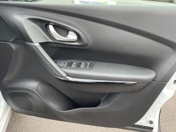 Renault Kadjar 1.3 TCe Iconic SUV 5dr Petrol EDC Euro 6 (s/s) (140 ps)