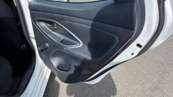 Toyota Yaris 1.5 VVT-h Icon E-CVT Euro 6 (s/s) 5dr