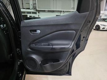 Nissan Juke 1.0 DIG-T N-Connecta DCT Auto Euro 6 (s/s) 5dr
