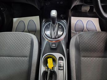 Nissan Juke 1.0 DIG-T N-Connecta DCT Auto Euro 6 (s/s) 5dr