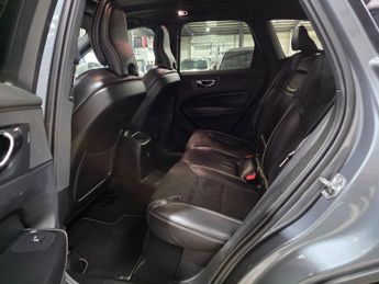 Volvo XC60 2.0h T8 Twin Engine 10.4kWh R-Design Auto AWD Euro 6 (s/s) 5dr