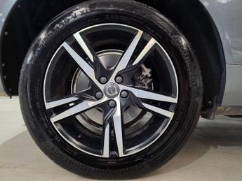 Volvo XC60 2.0h T8 Twin Engine 10.4kWh R-Design Auto AWD Euro 6 (s/s) 5dr