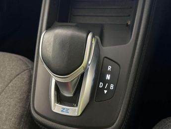 Renault Zoe R110 EV50 52kWh Iconic Hatchback 5dr Electric Auto (Rapid Charge