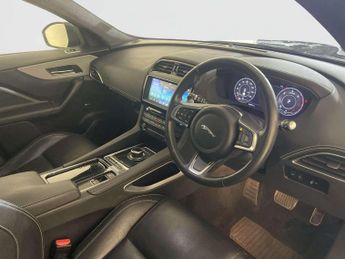 Jaguar F-PACE 2.0 D180 Chequered Flag SUV 5dr Diesel Auto AWD Euro 6 (s/s) (18