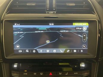Jaguar F-PACE 2.0 D180 Chequered Flag SUV 5dr Diesel Auto AWD Euro 6 (s/s) (18