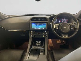 Jaguar F-PACE 2.0 D180 Chequered Flag SUV 5dr Diesel Auto AWD Euro 6 (s/s) (18