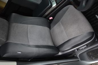 Toyota Alphard 2.4 Hybrid SR 4WD - Service History