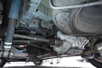 Toyota Alphard 2.4 Hybrid SR 4WD - Service History
