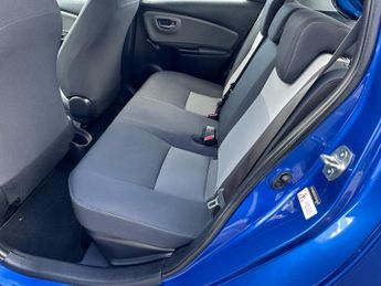 Toyota Yaris 1.5 VVT-h Icon Tech E-CVT Euro 6 (s/s) 5dr