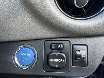 Toyota Yaris 1.5 VVT-h Icon Tech E-CVT Euro 6 (s/s) 5dr