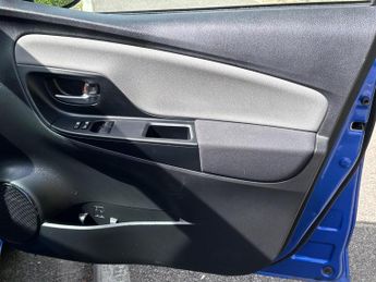 Toyota Yaris 1.5 VVT-h Icon Tech E-CVT Euro 6 (s/s) 5dr