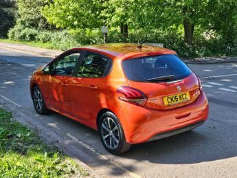 Peugeot 208 1.2 PureTech XS White Euro 6 5dr