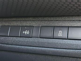 Peugeot 208 1.2 PureTech XS White Euro 6 5dr