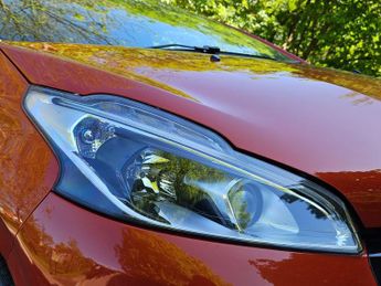 Peugeot 208 1.2 PureTech XS White Euro 6 5dr