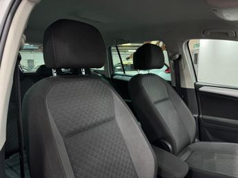 Volkswagen Tiguan 2.0 TDI SE Navigation DSG Euro 6 (s/s) 5dr