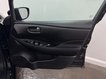 Nissan Leaf 39kWh N-Connecta Auto 5dr