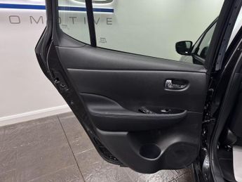 Nissan Leaf 39kWh N-Connecta Auto 5dr