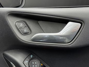 Ford Fiesta 1.0T EcoBoost MHEV Titanium Vignale DCT Euro 6 (s/s) 5dr