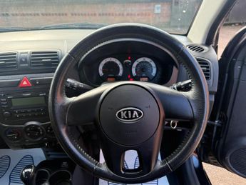 Kia Picanto 1.1 Strike 5dr
