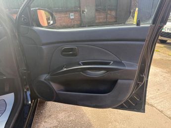 Kia Picanto 1.1 Strike 5dr