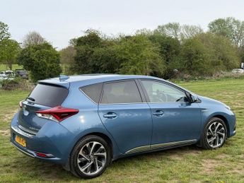 Toyota Auris 1.8 VVT-h Design Hatchback 5dr Petrol Hybrid CVT Euro 6 (s/s) (1