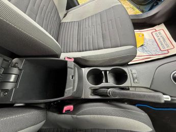 Toyota Auris 1.8 VVT-h Design Hatchback 5dr Petrol Hybrid CVT Euro 6 (s/s) (1