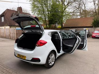 Kia Ceed 1.6 CRDi 2 Auto Euro 5 5dr