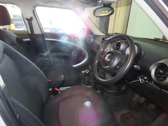 MINI Countryman 1.6 Cooper Euro 5 (s/s) 5dr