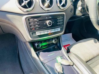 Mercedes-Benz GLA 1.6 GLA180 Urban Edition 7G-DCT Euro 6 (s/s) 5dr