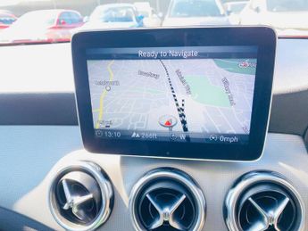 Mercedes-Benz GLA 1.6 GLA180 Urban Edition 7G-DCT Euro 6 (s/s) 5dr