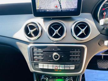 Mercedes-Benz GLA 1.6 GLA180 Urban Edition 7G-DCT Euro 6 (s/s) 5dr