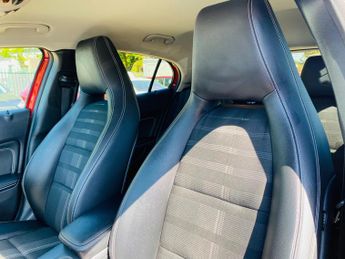 Mercedes-Benz GLA 1.6 GLA180 Urban Edition 7G-DCT Euro 6 (s/s) 5dr