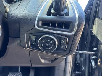 Ford Focus 1.6 Titanium Powershift Euro 5 5dr