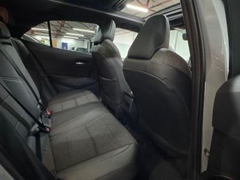 Toyota Corolla 1.8 VVT-h Design CVT Euro 6 (s/s) 5dr